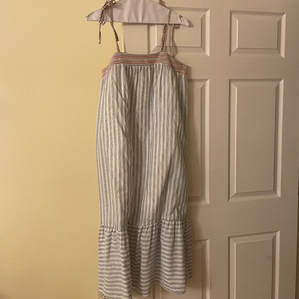 Tie-strap lined maxi